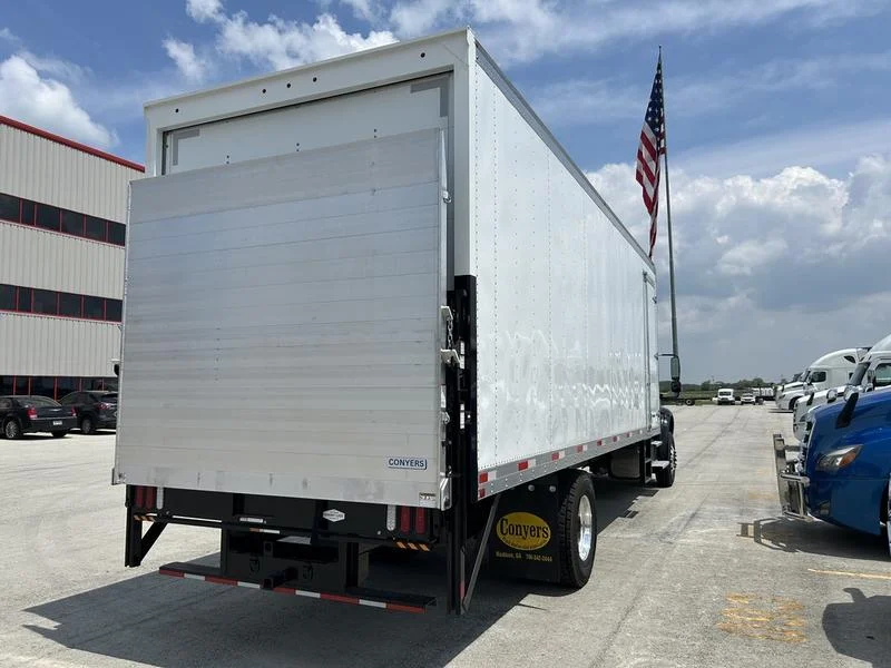 2027 Freightliner M2 106 in Columbus, OH — photo 4