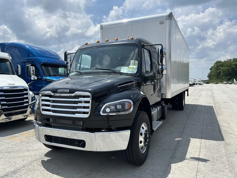 2027 Freightliner M2 106 in Columbus, OH — photo 2