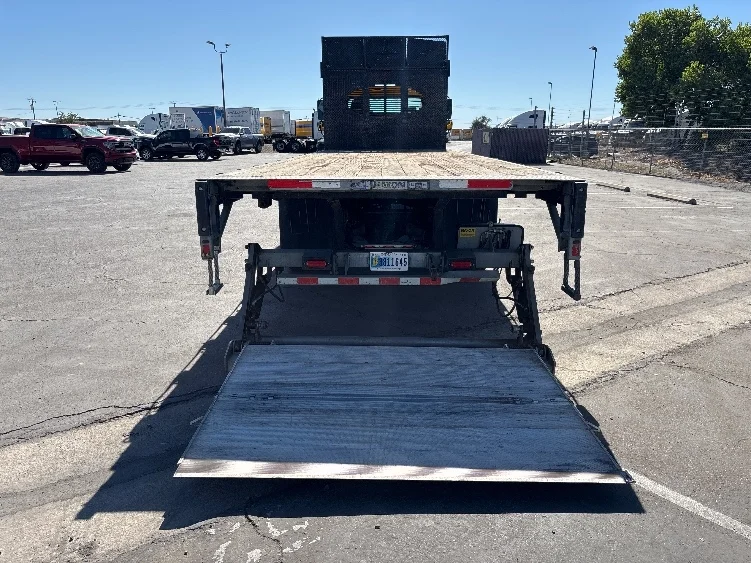 2020 Freightliner eM2 in Fresno, CA — photo 8