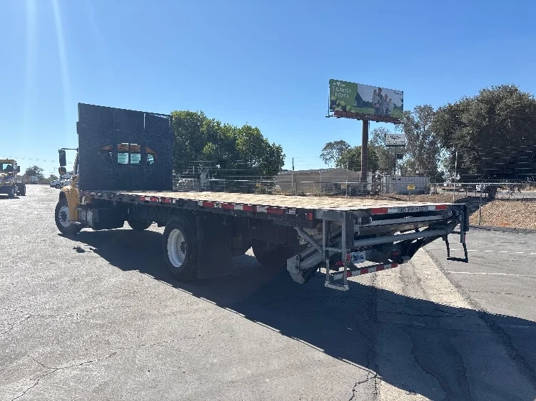 2020 Freightliner eM2 in Fresno, CA — photo 6