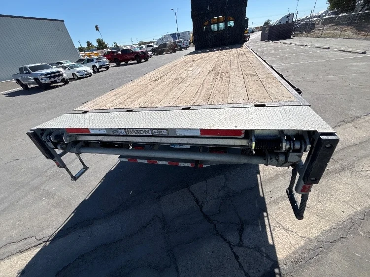 2020 Freightliner eM2 in Fresno, CA — photo 9