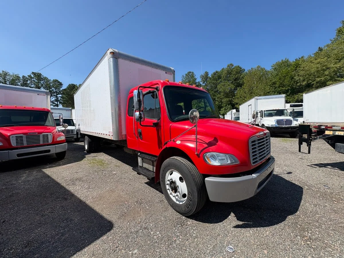 2017 Freightliner M2 106 in Ashland, VA — photo 3