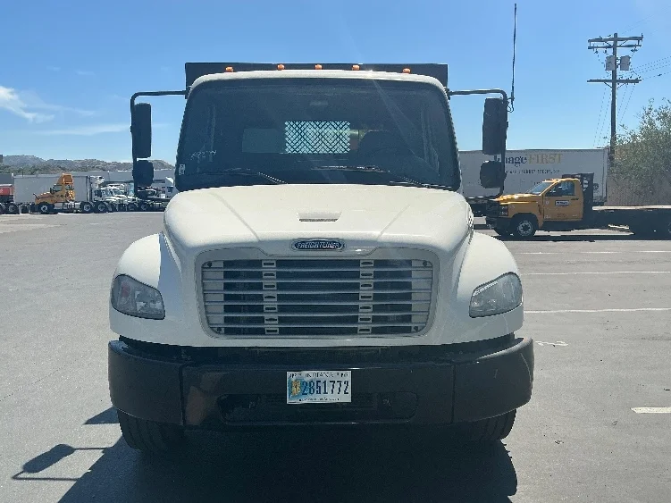 2020 Freightliner M2 106 - image 2