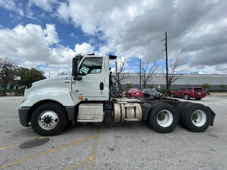 2020 International LT in Katy, TX — photo 4