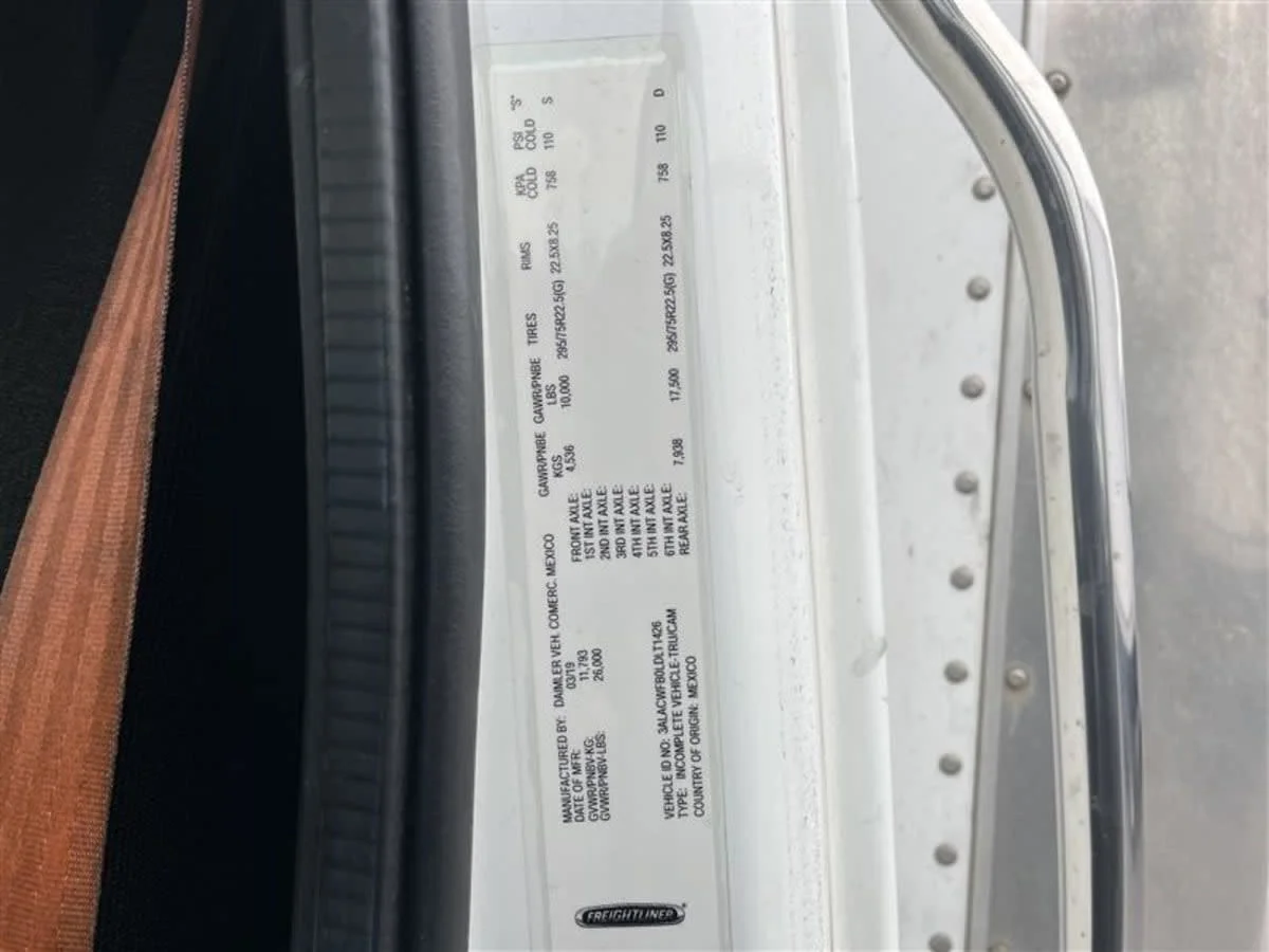 2020 Freightliner M2 106 - image 11