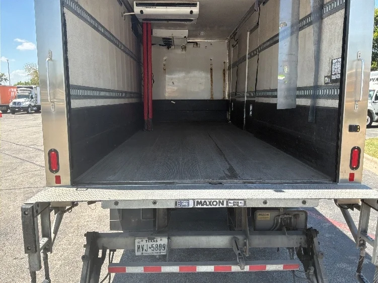2020 Freightliner eM2 in San Antonio, TX — photo 10