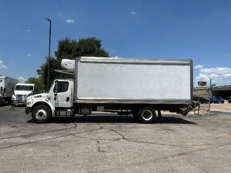 2020 Freightliner eM2 in San Antonio, TX — photo 4