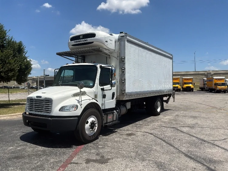 2020 Freightliner eM2 in San Antonio, TX — photo 3