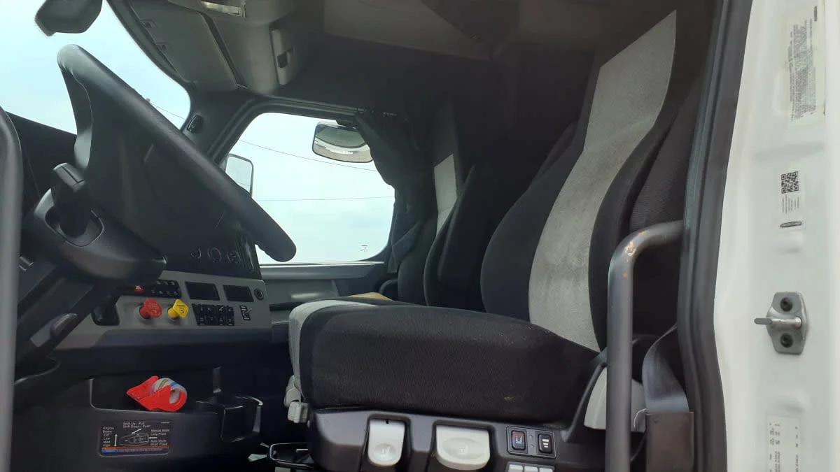 2019 Freightliner Cascadia in Birmingham, AL — photo 7