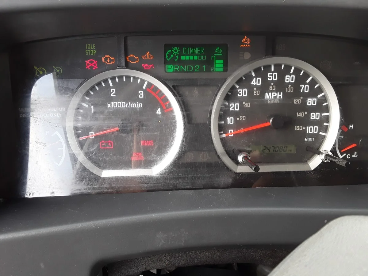 2018 Isuzu NPR - image 11