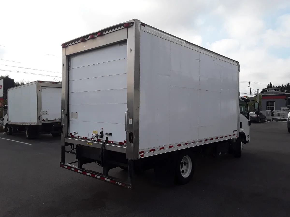 2018 Isuzu NPR - image 4