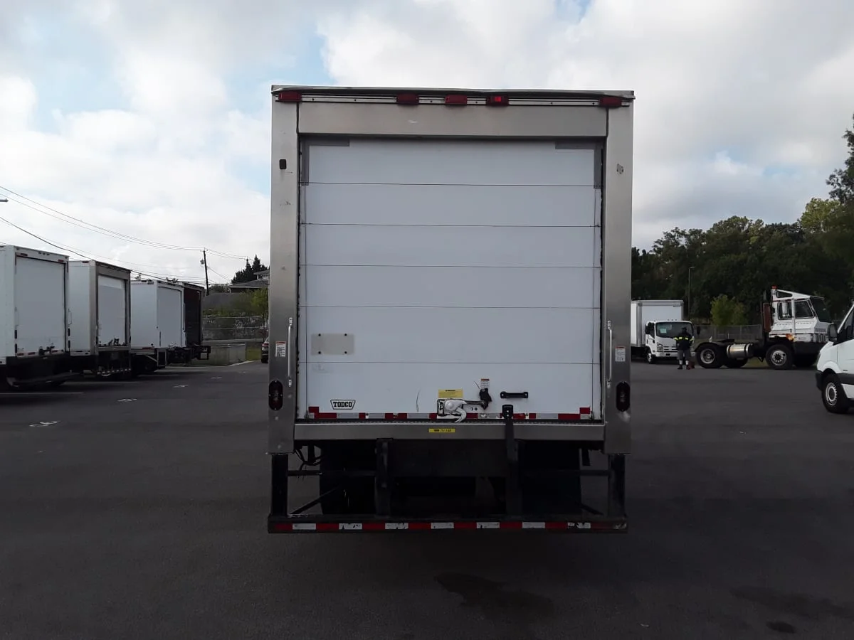 2018 Isuzu NPR - image 5