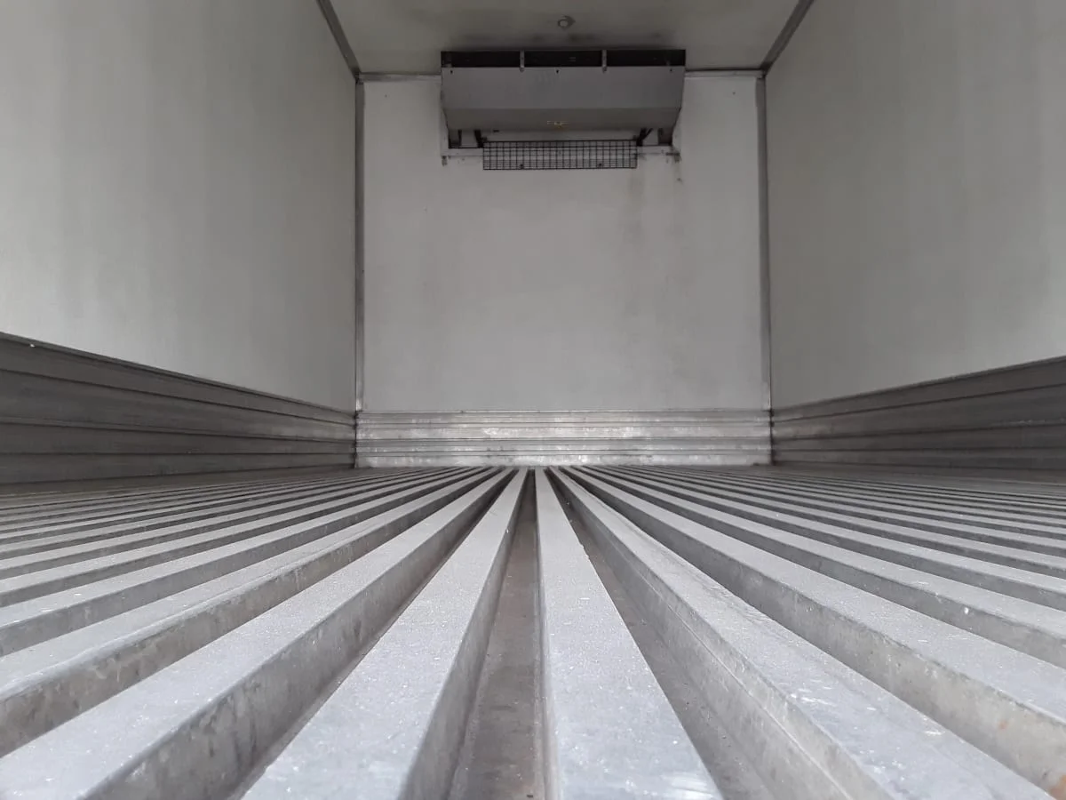 2018 Isuzu NPR - image 9