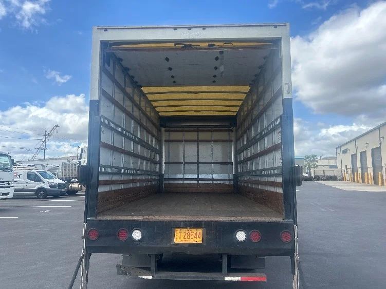 2020 Isuzu NQR in Torrance, CA — photo 8