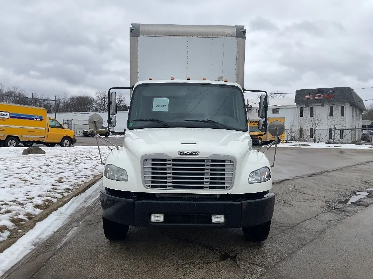 2019 Freightliner M2 106 - image 2