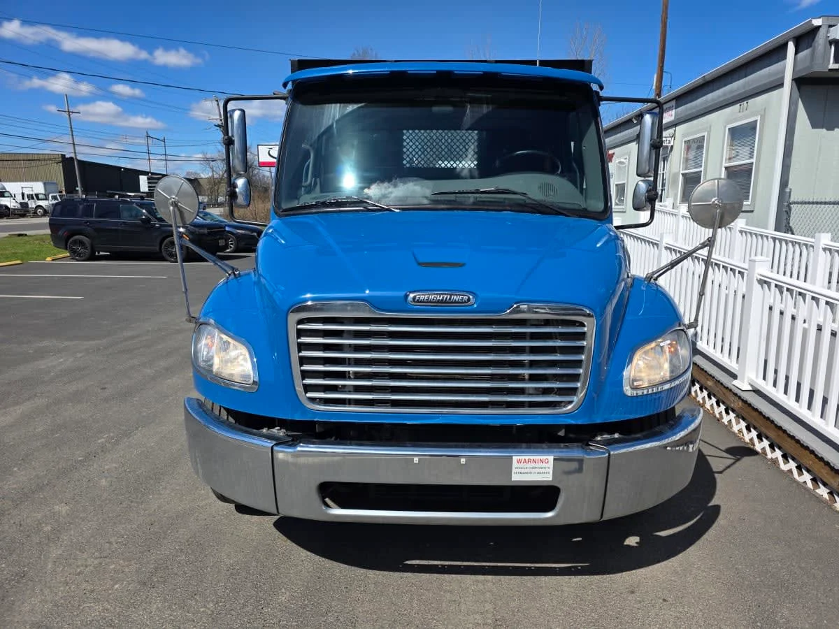 2020 Freightliner M2 106 - image 2