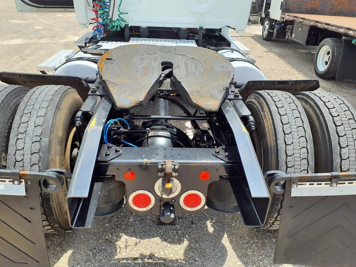 2019 Freightliner Cascadia in Birmingham, AL — photo 11