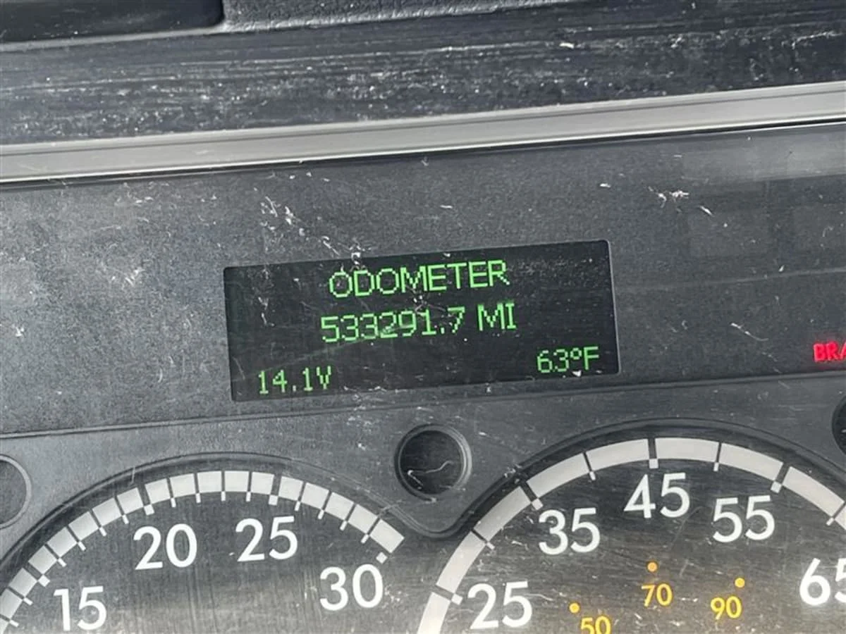 2019 Freightliner Cascadia - image 9