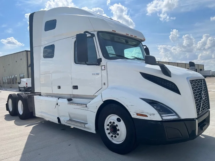 2022 Volvo VNL 760 - image 8
