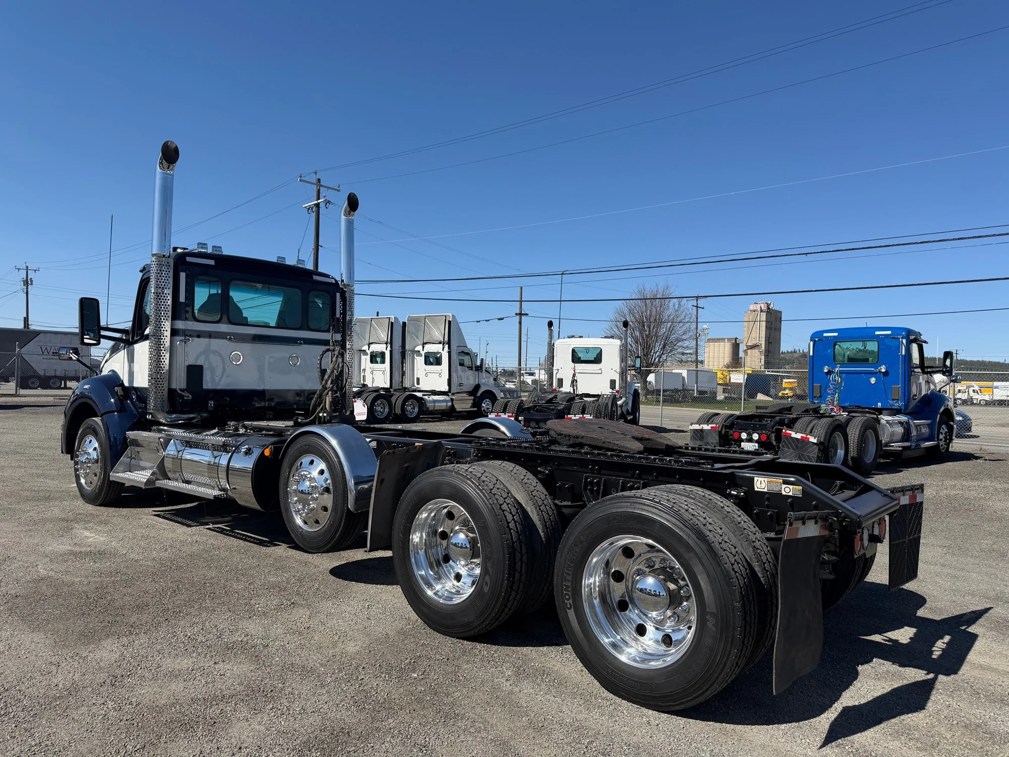 2022 Kenworth T880 - image 4