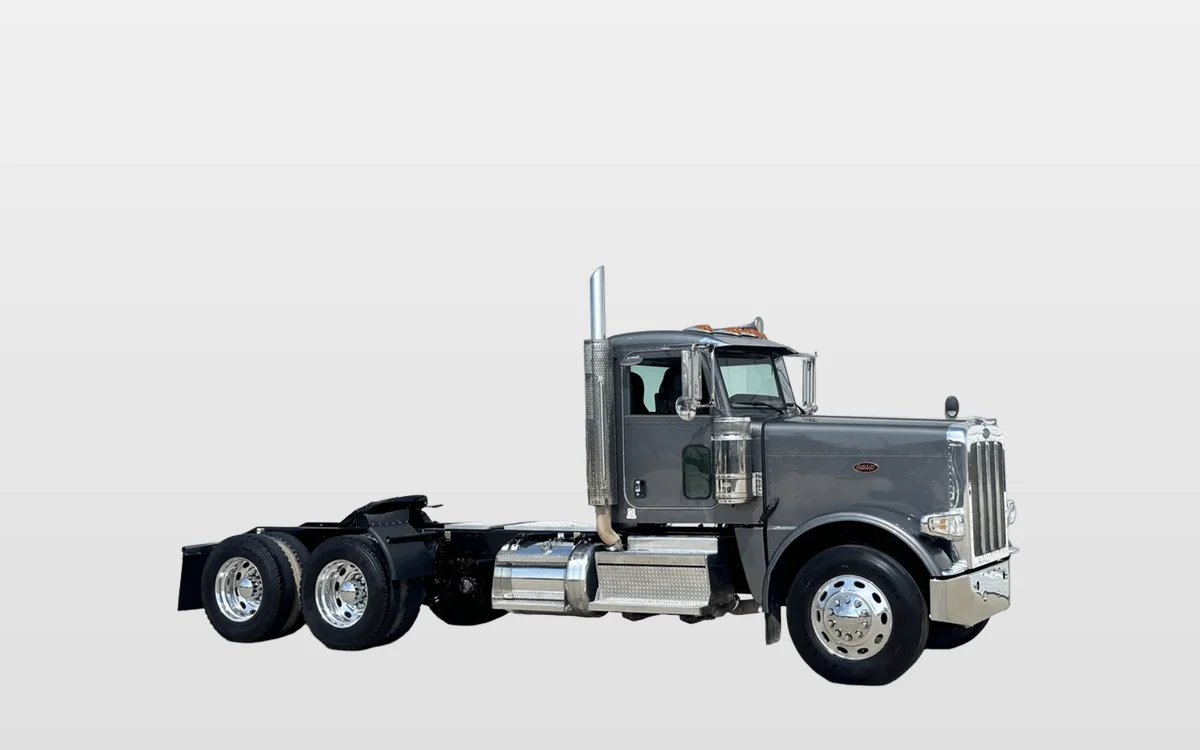 2022 Peterbilt 389 - image 1