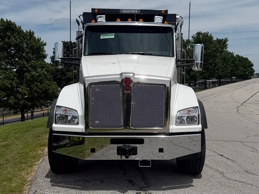 2027 Kenworth T880 in Springfield, MO — photo 8