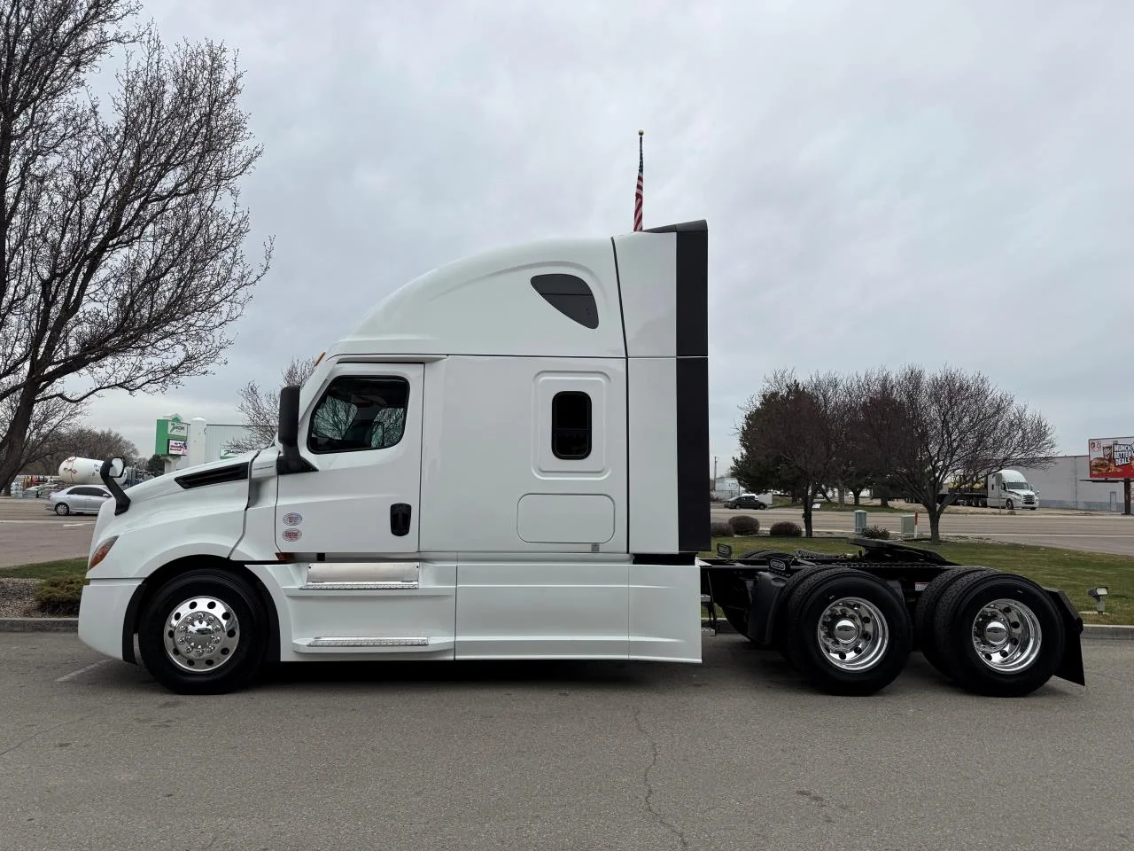 2027 Freightliner Cascadia in Nampa, ID — photo 2