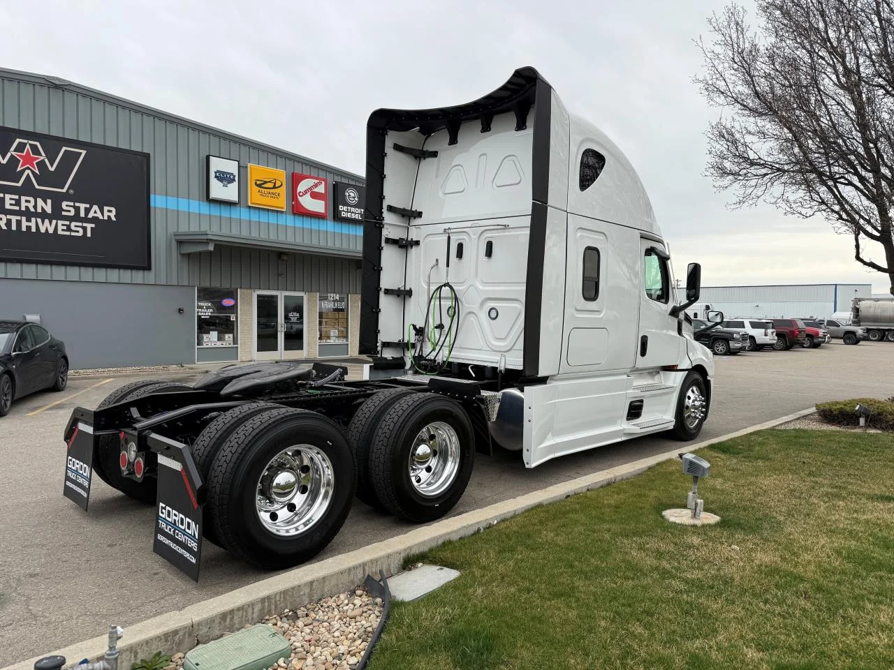 2027 Freightliner Cascadia in Nampa, ID — photo 4