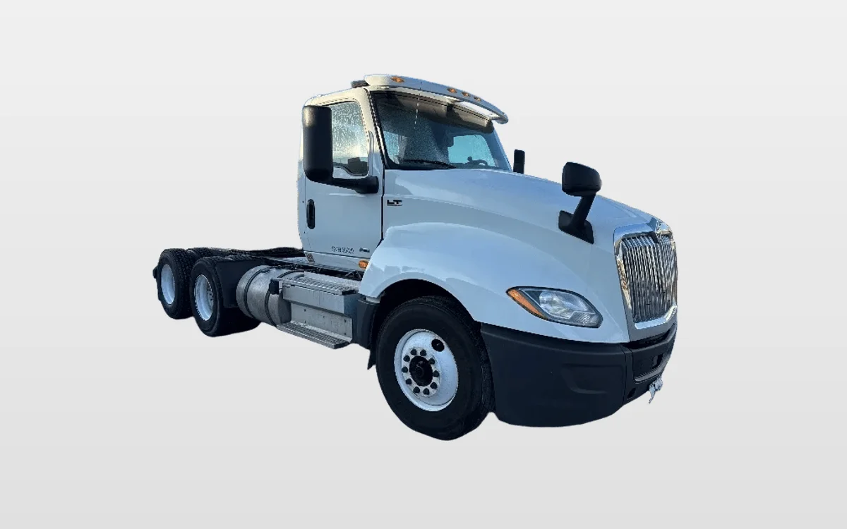 2019 International LT - image 1