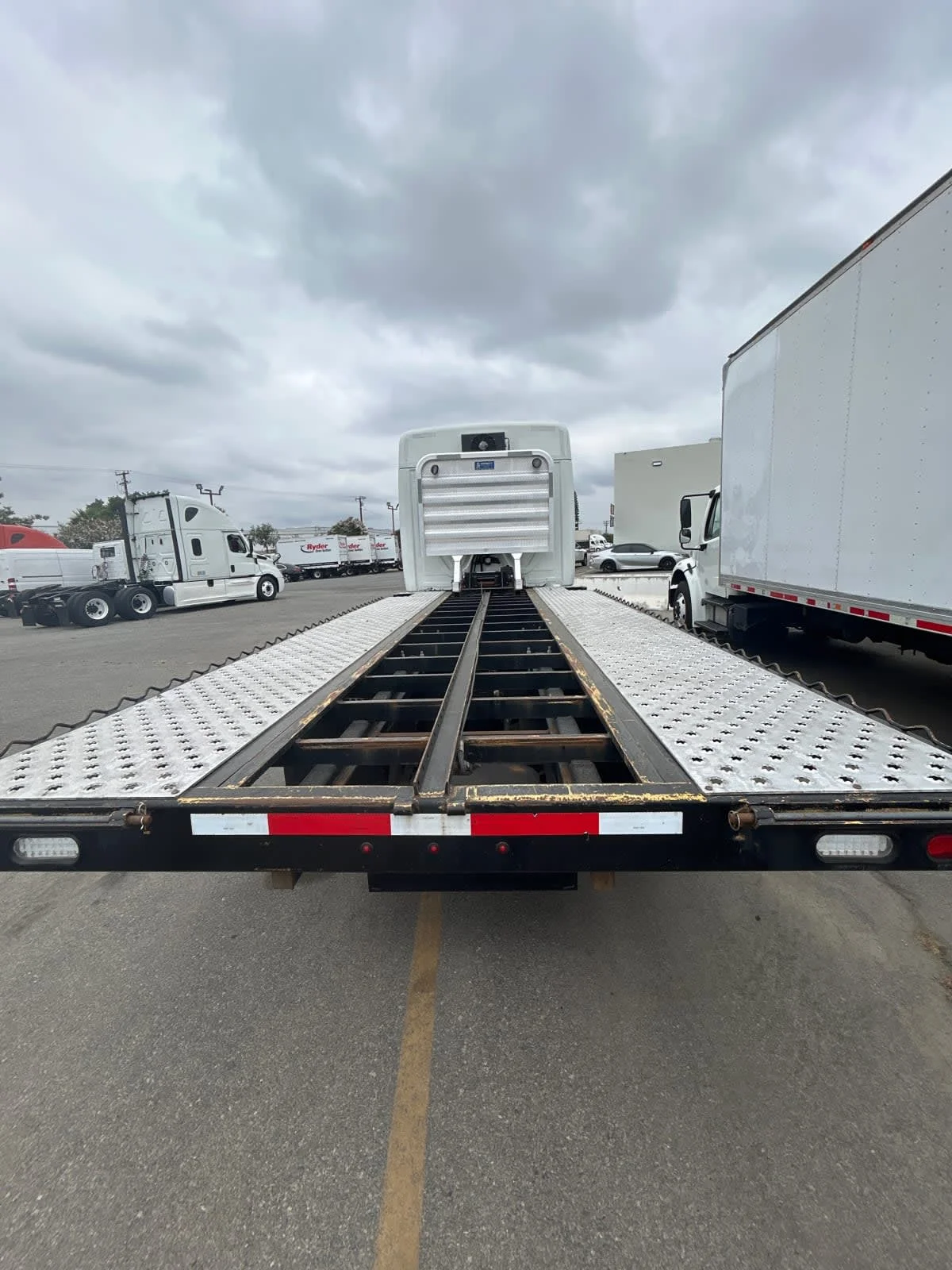 2020 Freightliner Cascadia in Fontana, CA — photo 5
