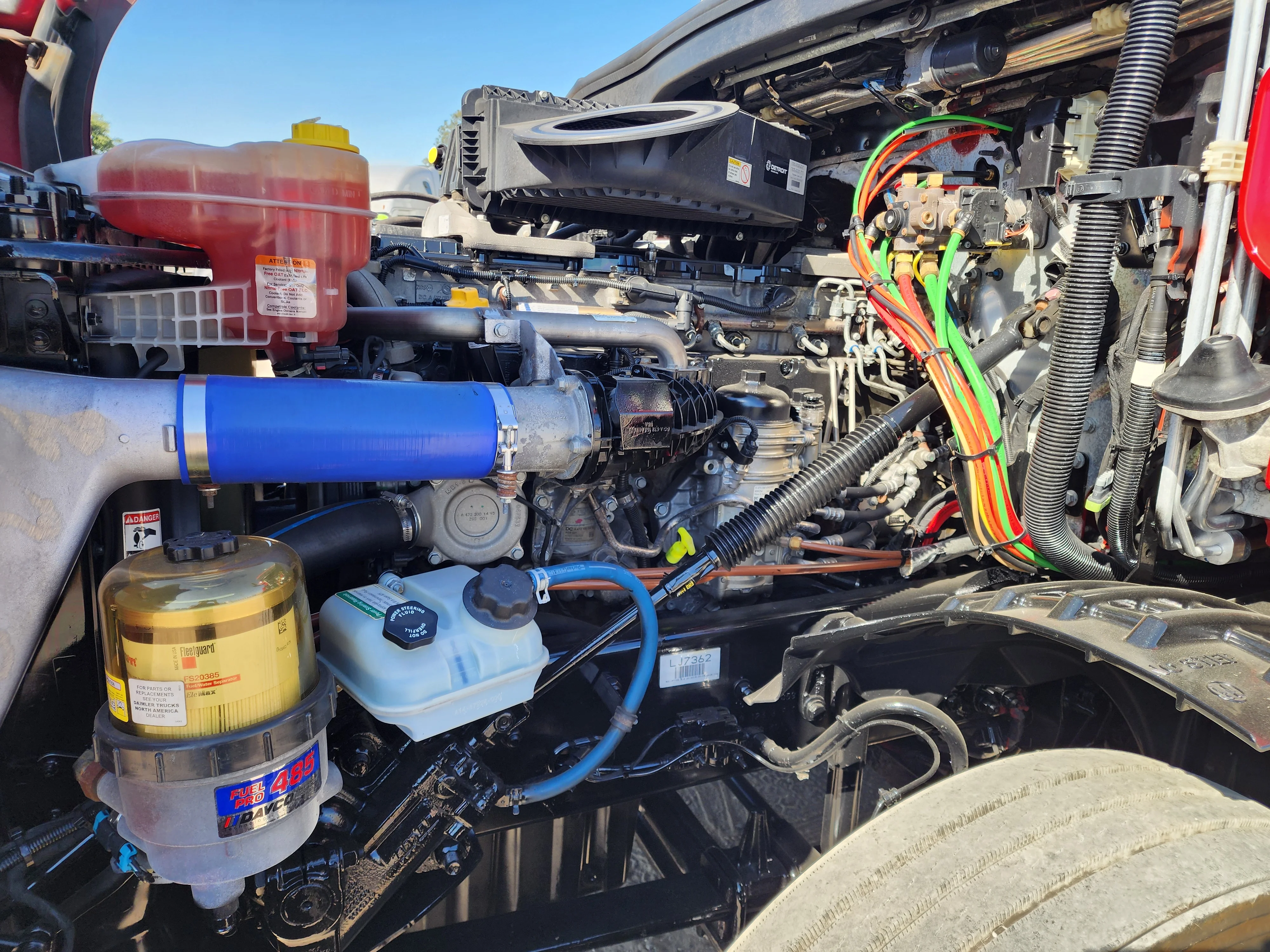 2020 Freightliner Cascadia in Fresno, CA — photo 7