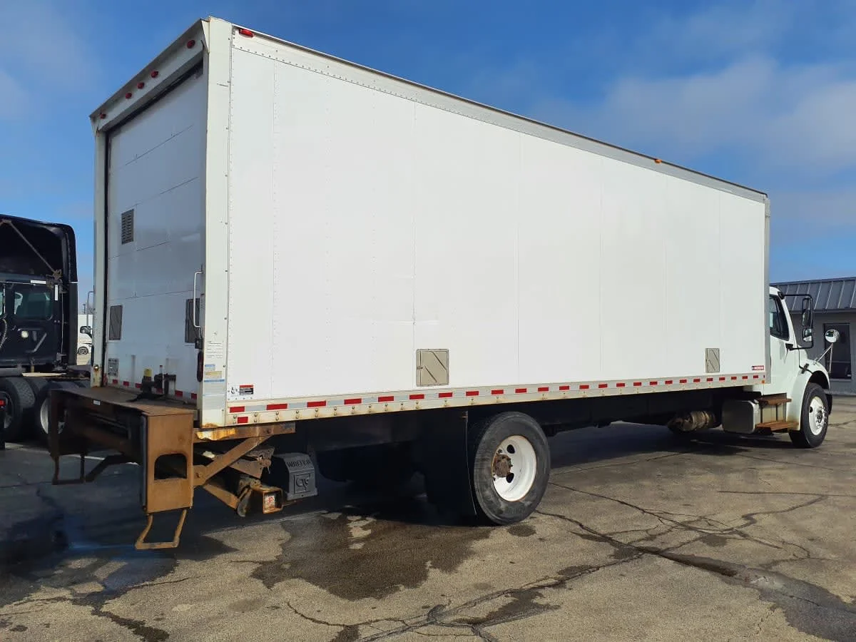 2018 Freightliner M2 106 in Oak Creek, WI — photo 4