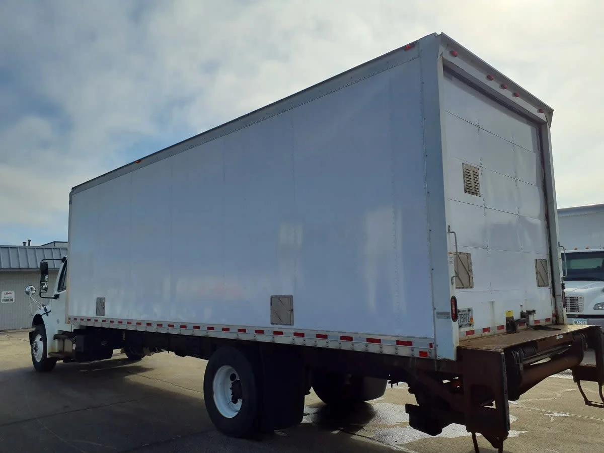2018 Freightliner M2 106 in Oak Creek, WI — photo 6