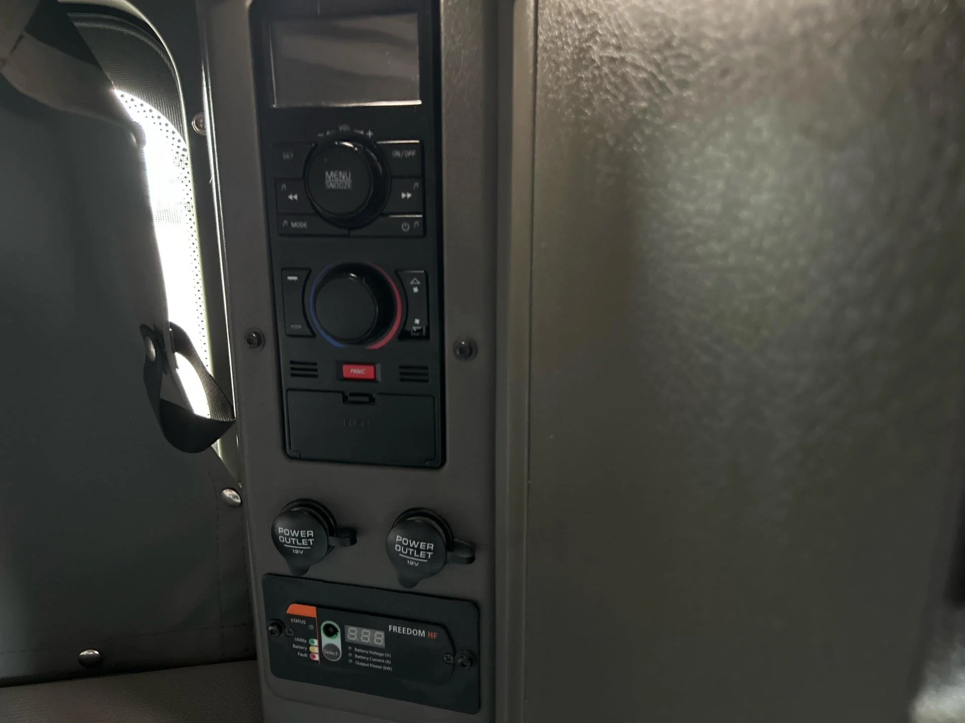 2019 Volvo VNL 860 - image 23