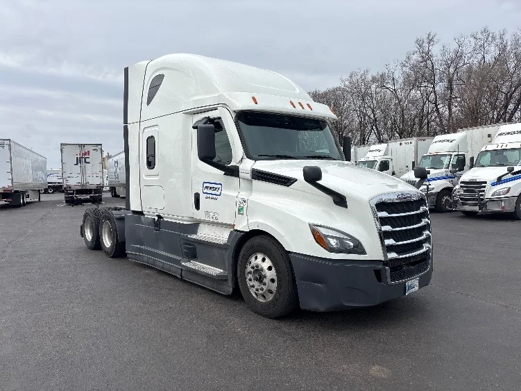 2022 Freightliner Cascadia in Indianapolis, IN
