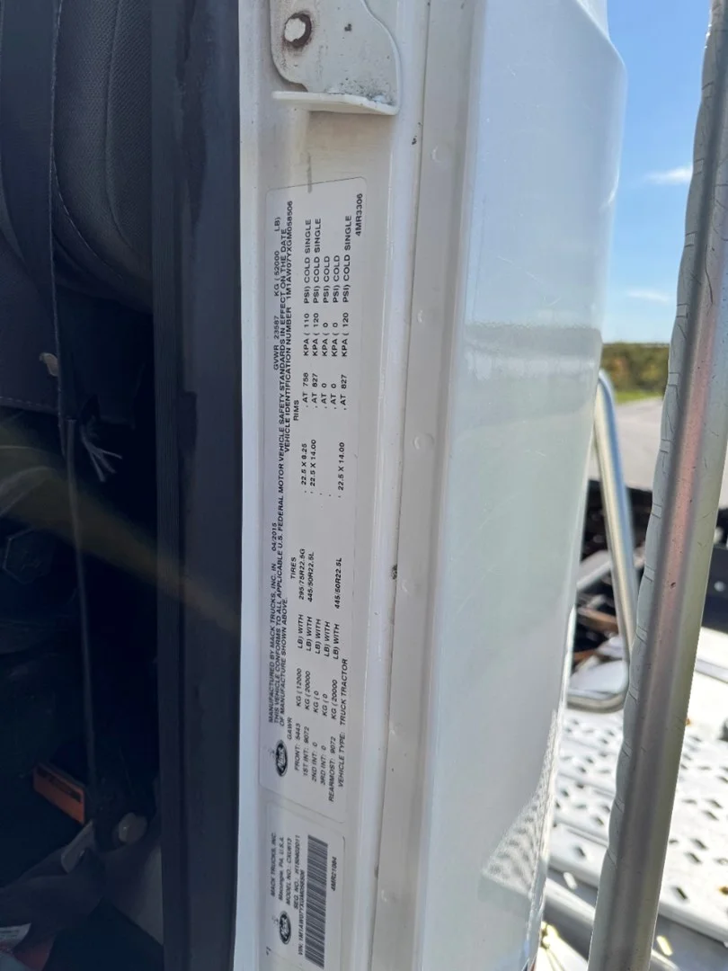 2016 MACK CXU613 - USED TRUCKS DAY CAB - image 19