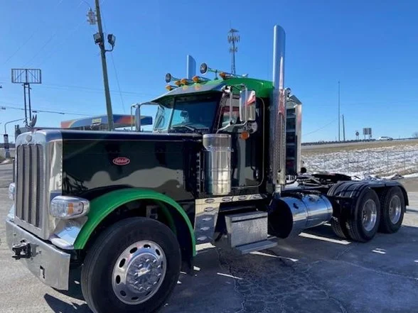 2023 Peterbilt 389 in Lima, OH — photo 2