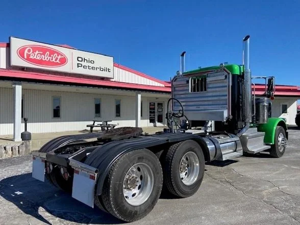 2023 Peterbilt 389 - image 4