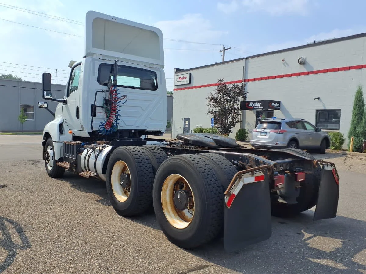 2019 International LT in Altoona, IA — photo 6