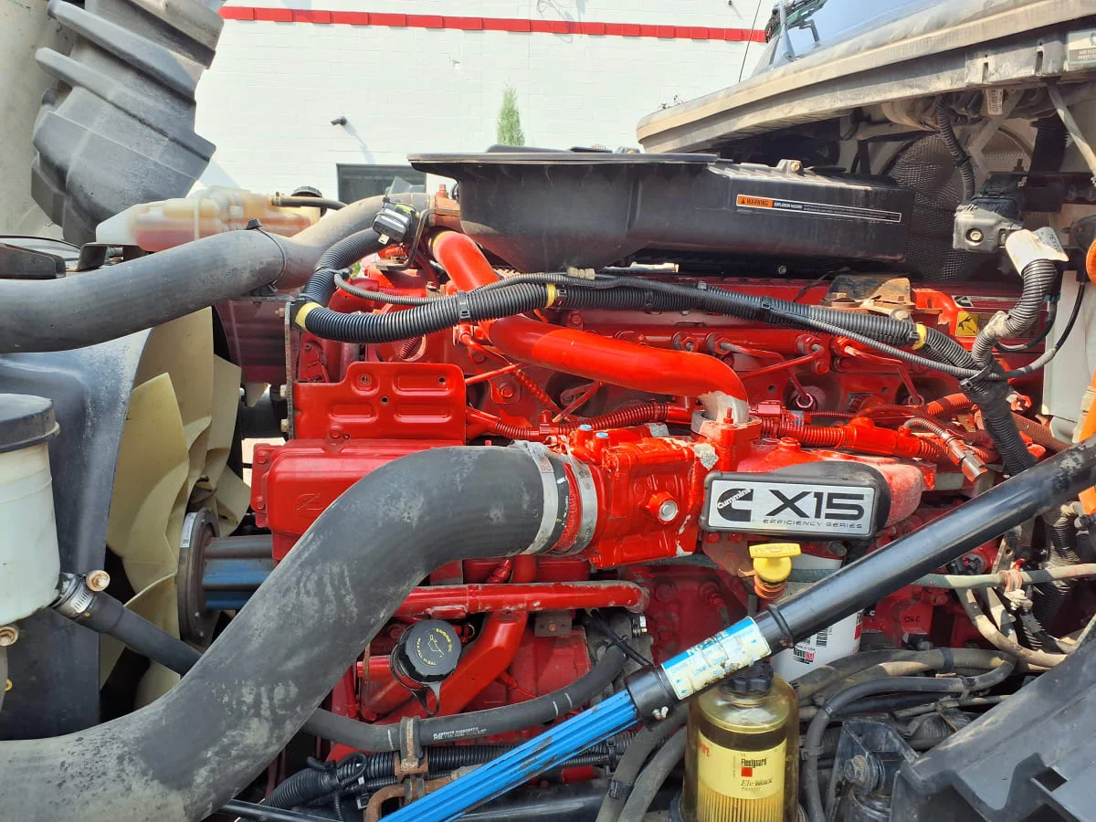 2019 International LT in Altoona, IA — photo 8