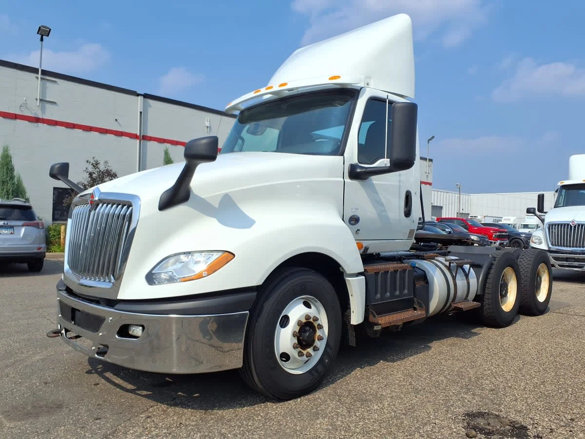 2019 International LT in Altoona, IA