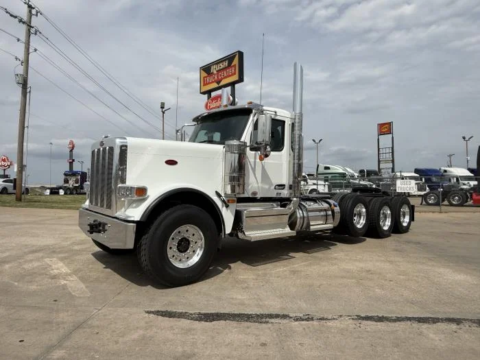 2027 Peterbilt 589 - image 9