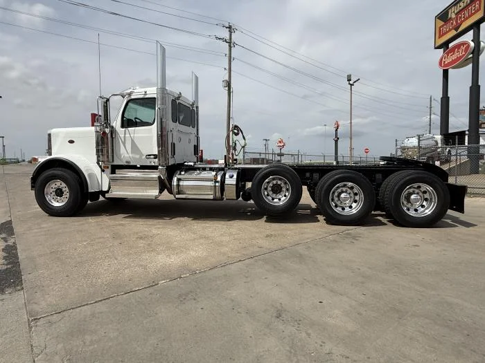2027 Peterbilt 589 - image 14