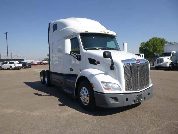 2021 Peterbilt 579 - image 3