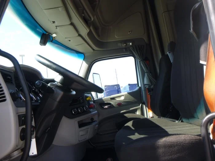 2021 Peterbilt 579 - image 14