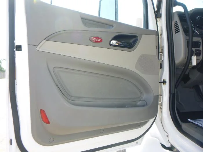 2021 Peterbilt 579 - image 16