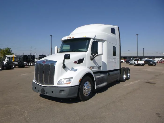 2021 Peterbilt 579 - image 2