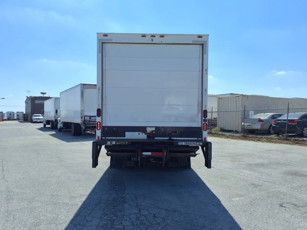 2019 Isuzu NPR - image 5