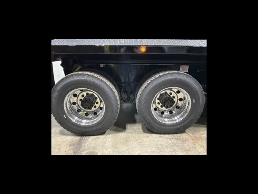 2027 Kenworth T880 in Concord, NC — photo 4
