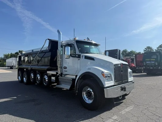 2027 Kenworth T880 in Concord, NC — photo 8